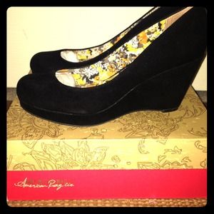 📍SOLD📍Black wedges only used twice!
