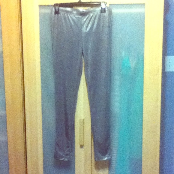 Traded! Bundle overall shorts and leggings