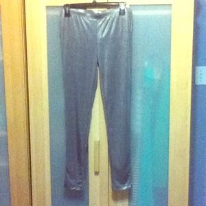 Traded! Bundle overall shorts and leggings