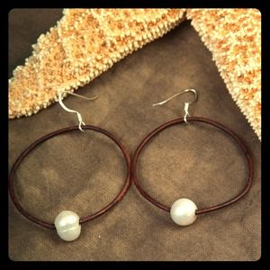 LN's original leather and pearls