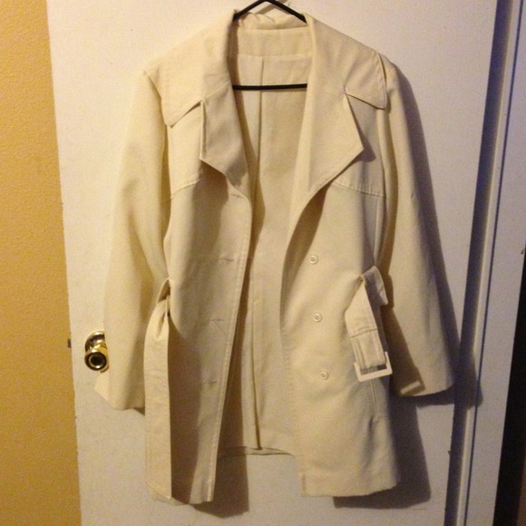 🚫Sold🚫 Cream overcoat/jacket - Picture 3 of 4