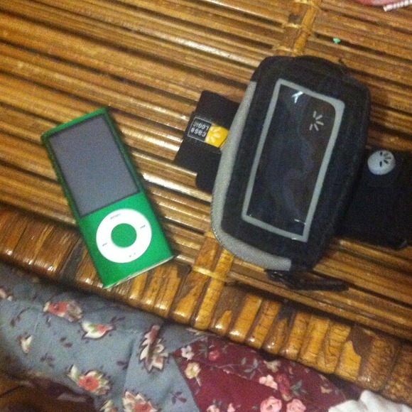 iPod nano with camera + arm band