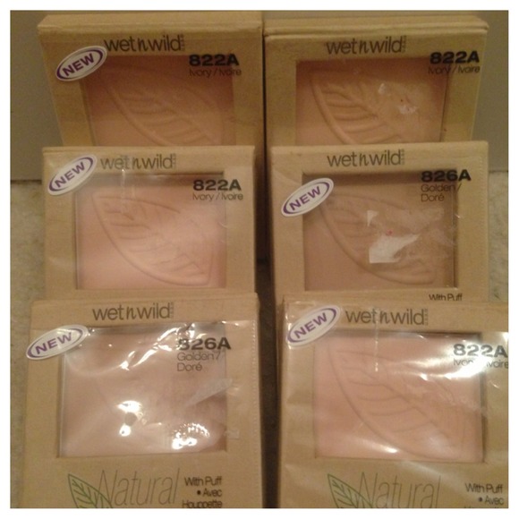 ❌Sold out❌Wet n wild 100% natural pressed powder - Picture 2 of 2