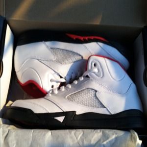 ❌Sold $170❌Brand new fire red Jordan 5s