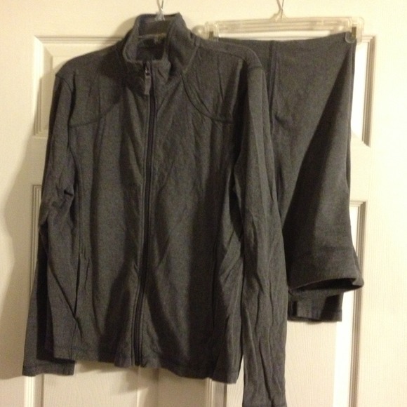 SOLD Gray sweatsuit.