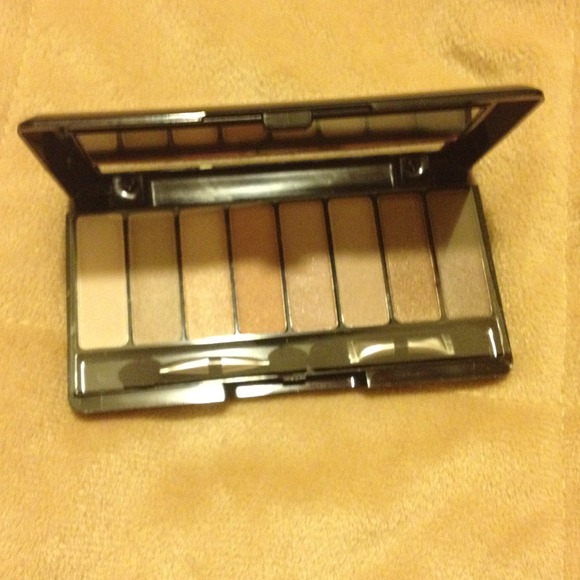 Avon eyeshadows! 8 in 1 palette