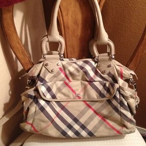 Classic burberry handbag