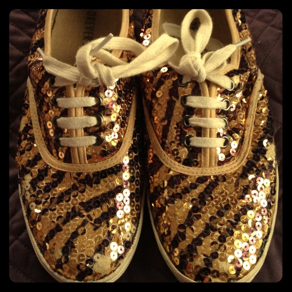 ✨Sold✨Sequined sneakers