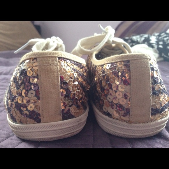 ✨Sold✨Sequined sneakers - Picture 2 of 3