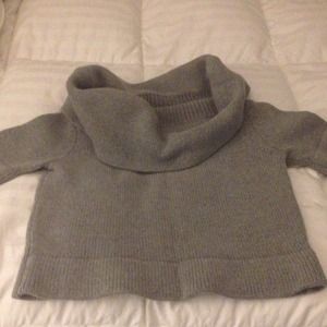 Short sleeve crop sweater