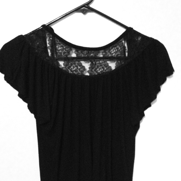 Black top lace kneckline