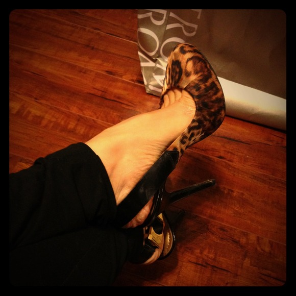 Gently used Jessica Simpson size 6