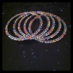 ✋🔴SOLD🔴✋5 piece beaded bangle set