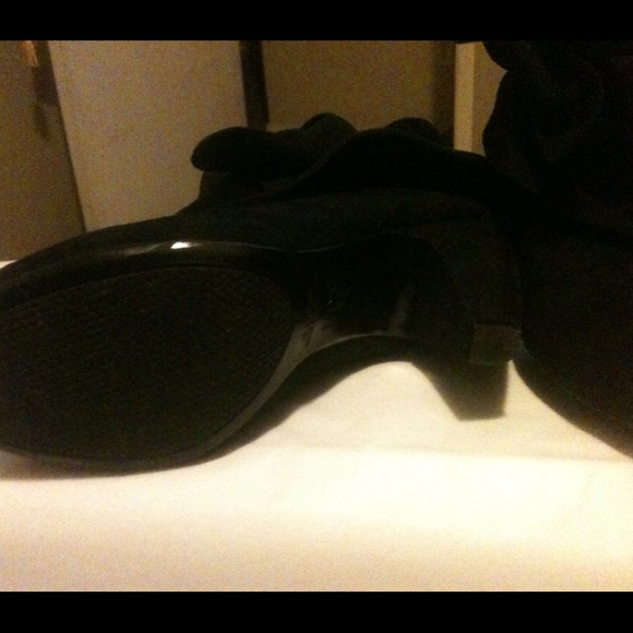 Boots - Picture 4 of 4
