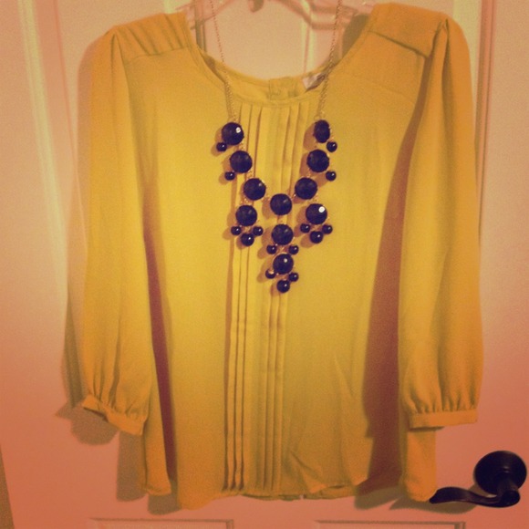 💢SOLD@elizarenn💢Beautiful Yellow Blouse🌟