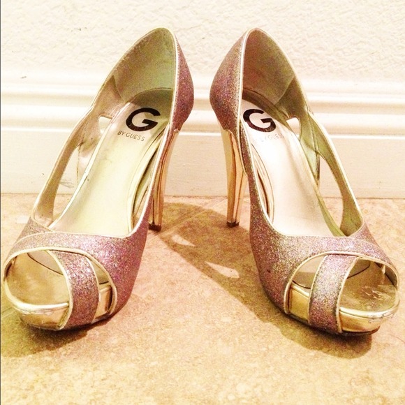 GUESS stilettos 👠😘