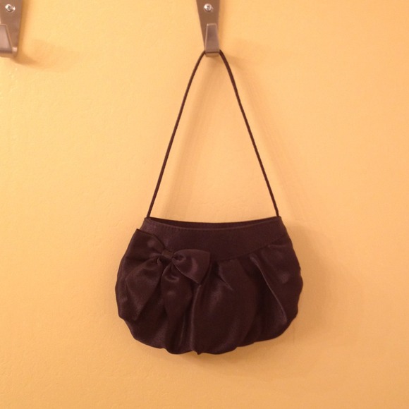 Small black satin purse - Picture 1 of 3