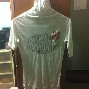 Half sleeve Aeropostale light hoodie.