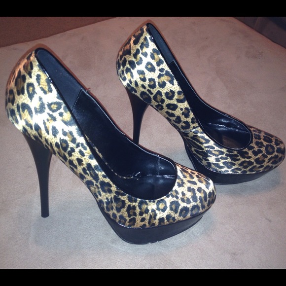 💜Sold💜Miss Me Leopard Heels Sz 9