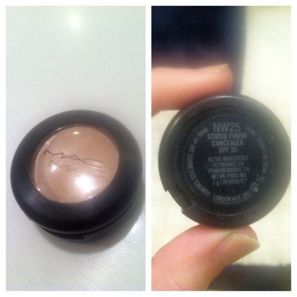 ❤SOLD❤ MAC Studio Finish Concealer NW25 - Picture 1 of 3