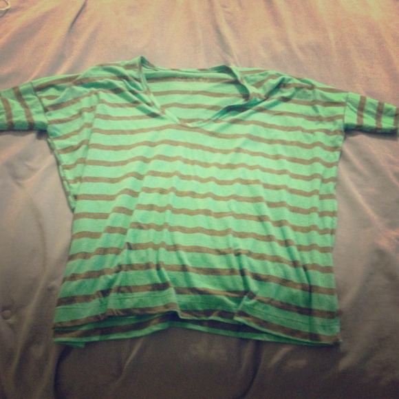 Grey and mint shirt.