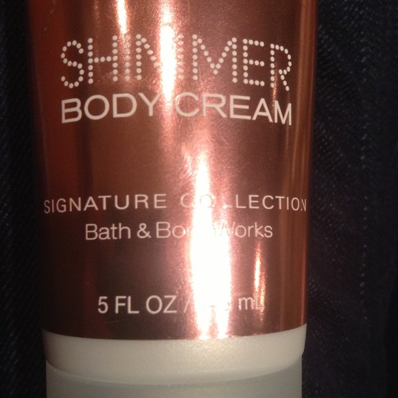 Pink Chiffon shimmer body cream - Picture 2 of 3