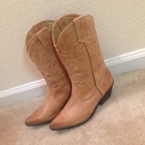 Aldo boots and juicy bag bundle!