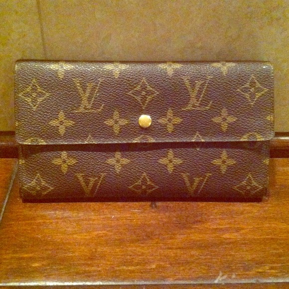 Original Louis Vuitton wallet.