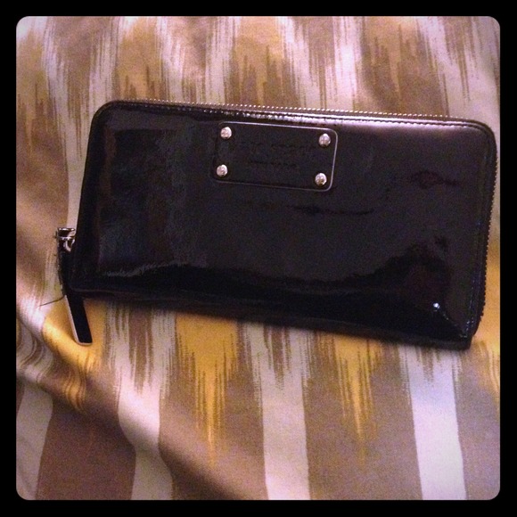 Kate Spade Patent Neda Pasadena Zip-top Wallet