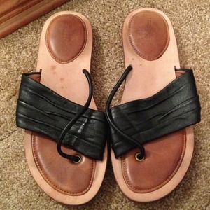 Black leather Kenneth Cole Sandels!