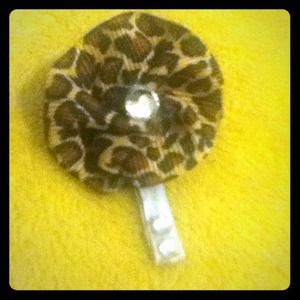 Cute and fun hair bow!