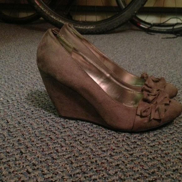 Bakers wedges size 10