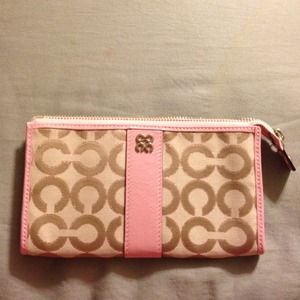 ✂*Reduced*✂ Coach wallet / wristlet!