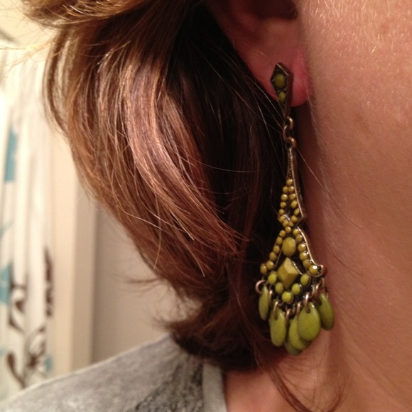 Green chandelier earrings - Picture 2 of 3