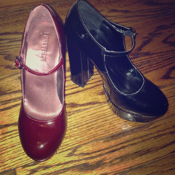 2 pairs of F21 Maryjane pumps