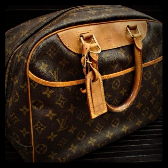 Louis Vuitton Handbags - 🌟SOLD🌟The Louis Vuitton Deauville!