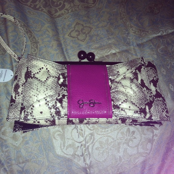 Jessica Simpson Clutches & Wallets - ❤inspired snake print 🔴JS clutch 🎉just reduced🎉