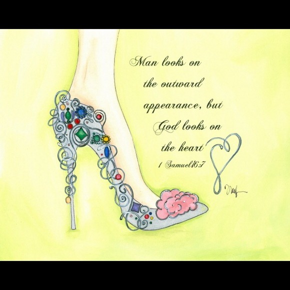 WELCOME TO MY CLOSET!😘 - Picture 3 of 4