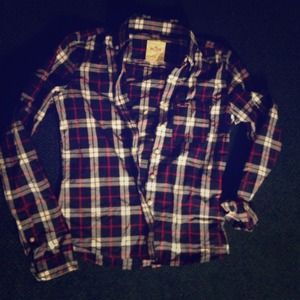 🎀RESERVED🎀NWOT Hollister platted shirt