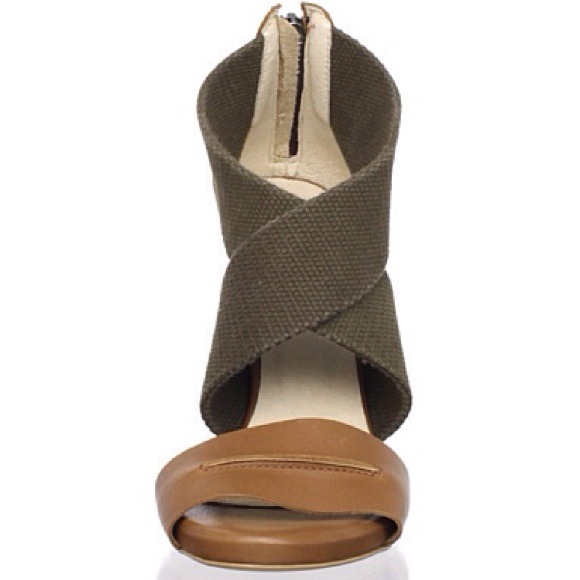 CNC Costume National Crisscross Stiletto Sandal - Picture 3 of 4