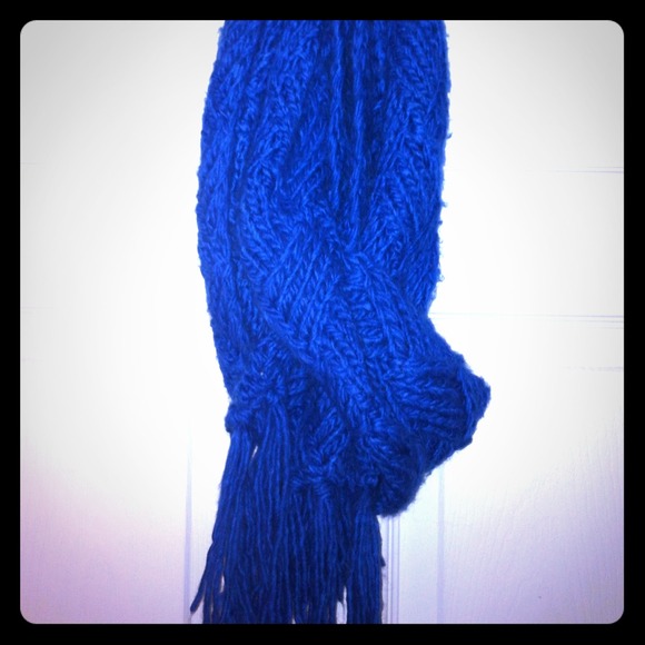 Blue Knit Scarf 💙