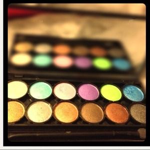 ⛔RESERVED⛔MAC 12 color Cream eyeshadow