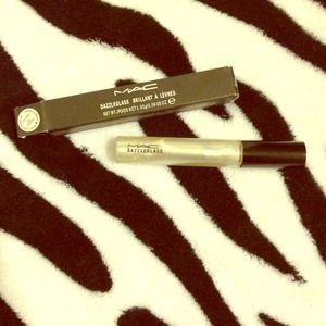 😜REDUCED😁MAC dazzleglass (snow)