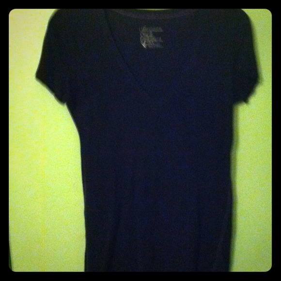 AE V-Neck