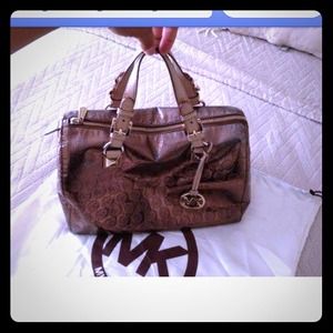 Michael kors satchel