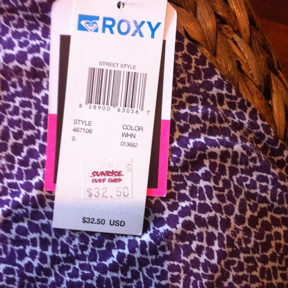 Reserved*****Bundle! Ombré Roxy shirt and clutch - Picture 2 of 3