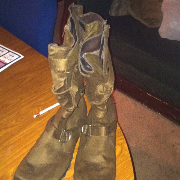Sold..Bundled for mikar81..Boots