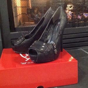 ****Hold for @artistchick*****