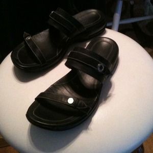Cole Haan sandal black leather! Rubber sole!