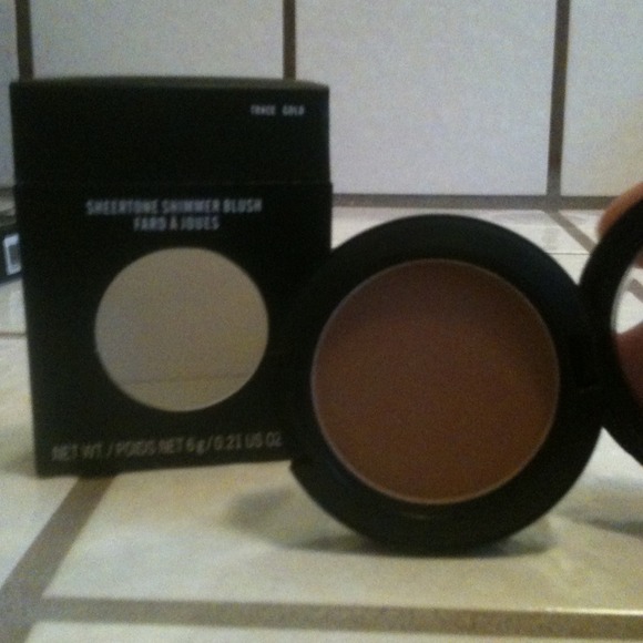 💥Sold in Bundle💥Mac Trace Gold Blush